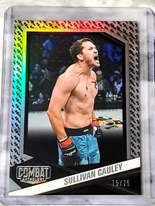 Sullivan Cauley 2025 Panini PFL Antología de Combate Micrófono Paralelo 75/75 #71 - Imagen 1 de 2
