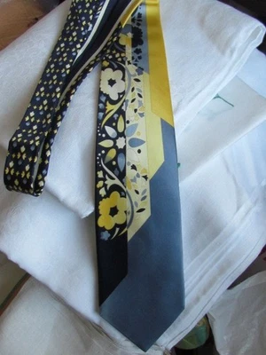 Nueva Corbata Vitaliano Pancaldi Azul Amarillo Azul Marino Seda Estampada Floral Abstracta Italia Foto 1 de 4