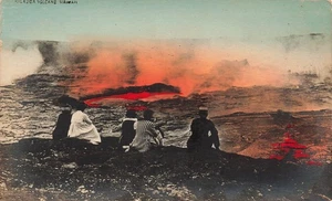 RPPC HAWAII PEOPLE WATCH KILAUEA VOLCANO c1915 TINTED REAL PHOTO POSTCARD 102925 - Picture 1 of 2