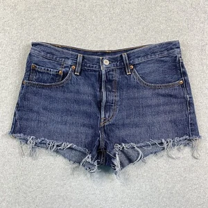 Pantalones cortos de mezclilla Levis 501XX para mujer 30 botones cortados con dobladillo crudo 1,5” en azul - Imagen 1 de 18