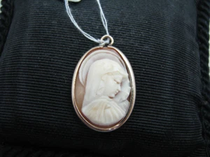 d315 colgante de cameo tallado vintage de oro amarillo de 10 quilates - Imagen 1 de 4