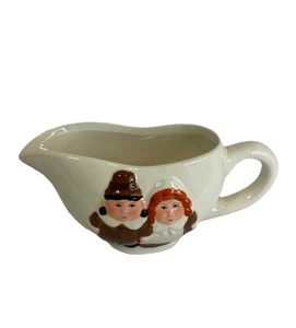 Publix Limited Edition Lilgrim Pair Gravy Boat Handcrafted Ceramic Thanksgiving - Picture 1 of 4