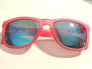 Goodr Pink Flamingo On A Booze Cruise Sonnenbrille - Bild 1 von 4