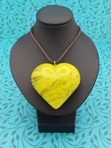 Striking Modern Large Vibrant Green Acrylic Heart Pendant Cord Chain Necklace - Picture 1 of 14
