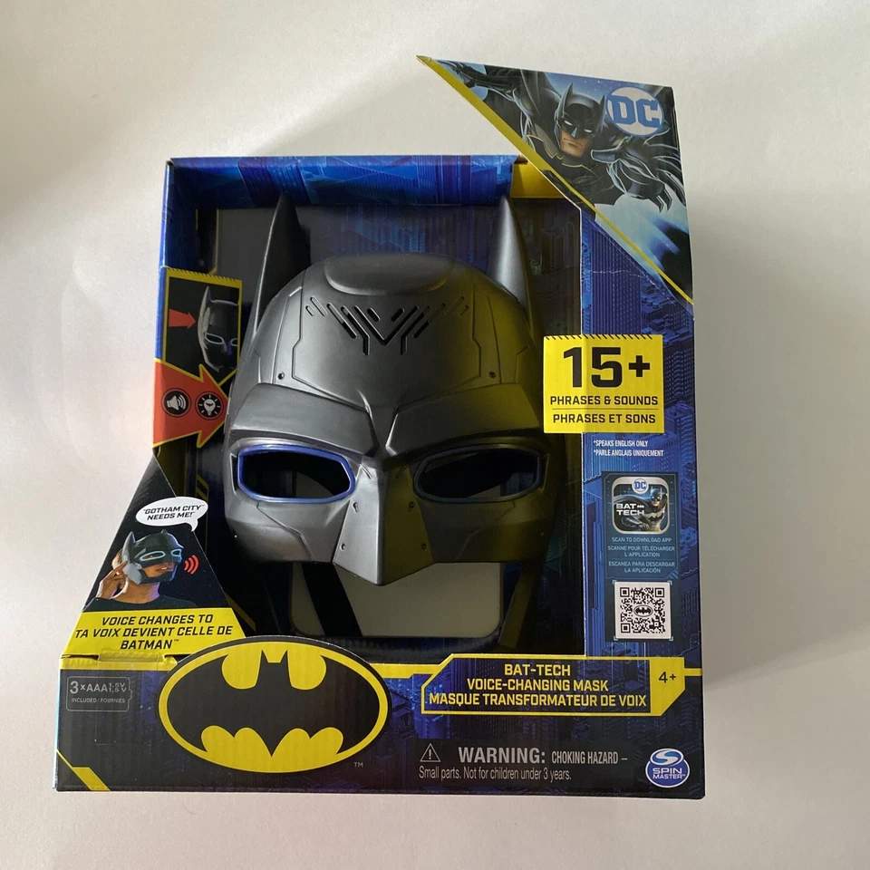 Batman Voice Changing Mask With Over 15 Phrases Light up Eyes. Kids Aged 4