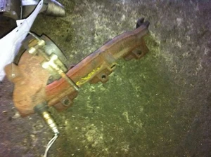 98 99 00 01 02 03 04 INTREPID RIGHT EXHAUST MANIFOLD 2.7 LITER - Picture 1 of 2