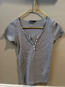 Camisa para mujer Brandy Melville blanca/azul talla XS/S - Imagen 1 de 4
