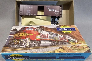 NOS 2 tone Athearn HO Scale CStPM&O 40' Box Car Kit 10146 CMO 37662 - Imagen 1 de 3