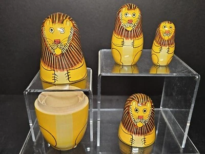 Bambola nido LEONE set 4 pezzi vintage dipinta a mano RARA India COO set - Immagine 1 di 4