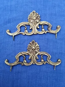 LOT OF 2 ROCOCO GILT BRONZE FRAME DECORATIONS SCALLOP FLEUR DE LIS COQUILLE - Picture 1 of 6