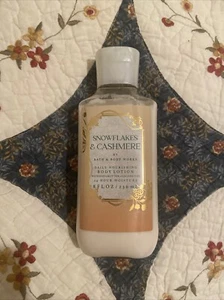 GANZ NEU Schneeflocken & Kaschmir Bodylotion 8 Oz. Bath & Body Works KOSTENLOSER VERSAND! - Bild 1 von 2
