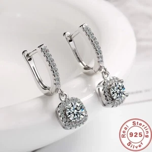 Lab Created 2 kt Moissanit 925 Sterlingsilber Huggie Creolen für Damen - Bild 1 von 6