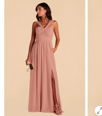 Maxi Vestido Gris Pájaro Gracia Gasa Polvoriento Rosa Dama de honor con abertura Grande Foto 1 de 4