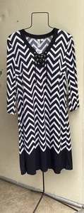 Tacera Dress Womens Medium Black Chevron Print Front Lace/tie Accent Shift New - Picture 1 of 9