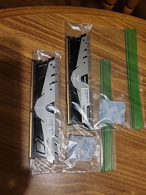 (2)TWO TEAMGROUP T-FORCE DARK 8GB DDR4 2400GHz PC4-19200 1.2V TDRED48G2400HC14BK - Image 1 of 4