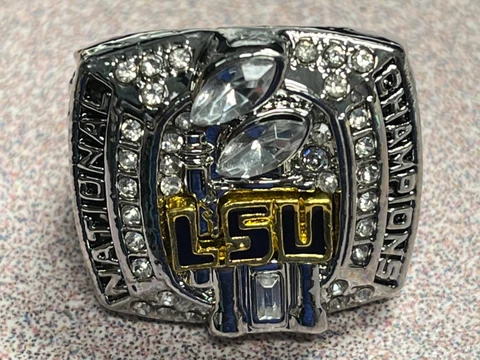 2007 LSU TIGERS COMMEMORATIVE CHAMPIONSHIP RING SIZE 11 Cover