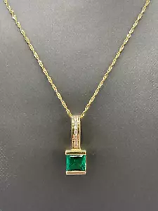 2Ct Green Emerald Lab Created Princess Cut Women Pendant 14K Yellow Gold Plated - Picture 1 of 4