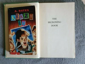 2 engl. Mädchenbücher: "Krazy 4 U" + "The Beckoning Door" (gebunden) - Bild 1 von 2