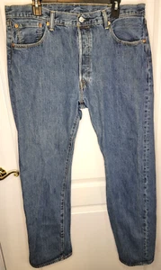 Levis 501 Jeans Mens Size 38x32 Straight Original Fit Button Fly - Picture 1 of 15