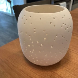 West Elm durchbohrt Sternbild Porzellan Hurrikan oder Kerzenhalter 5" (6214977) - Bild 1 von 6