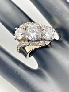 925 STERLING SILVER TRINITY CZ OVERLAP RING SIZE 6 PAST PRESENT FUTURE 766 - Picture 1 of 6