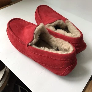 NEW UGG ASCOT SAMBA RED SUEDE SHEEPSKIN SLIPPERS MOCCASINS SHOES SIZE 10 MEN - Picture 1 of 3