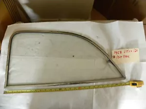 2 Door 1968 Volvo 120 121 122 130 Amazon Left rear Window Glass & Frame - Foto 1 di 12