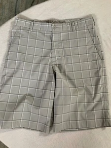 Nike Golf DriFit Herren weiß hellbraun kariert sportliche Golfshorts neu ohne Etikett Größe 32 - Bild 1 von 3