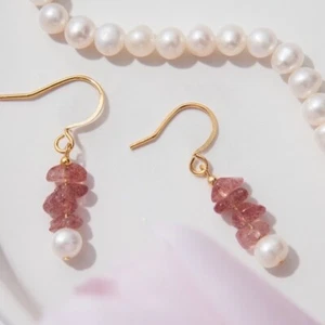 18K Gold Plated 3-6mm Strawberry Quartz Chips Freshwater Pearls Dangle Earrings - Picture 1 of 2