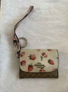 Coach Mini Geldbörse Portemonnaie Karten Ausweisetui, Leder Erdbeer Design Handschlaufe - Bild 1 von 10