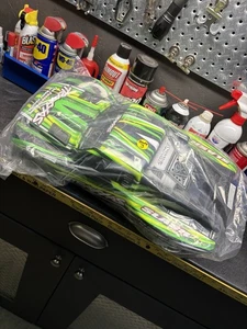 TRAXXAS SLASH OEM•ORIGINAL BODY SHELL: Clip Less / NEW - Picture 1 of 9