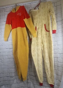 Lote De 2 Disney Winnie the Pooh Traje Disfraz Adulto Una Pieza Pijama Pequeño Med - Imagen 1 de 16