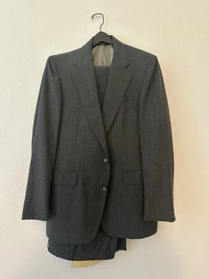Cricketeer Men's Suit Vintage Wool Grey 18in Wide Sleeve 24inches AND Pants - Image 1 of 4