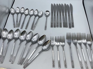 Customcraft Stainless CUS3 Fleur De Lis Flatware Taiwan Spoon Fork Knives 32 PCs - Picture 1 of 8