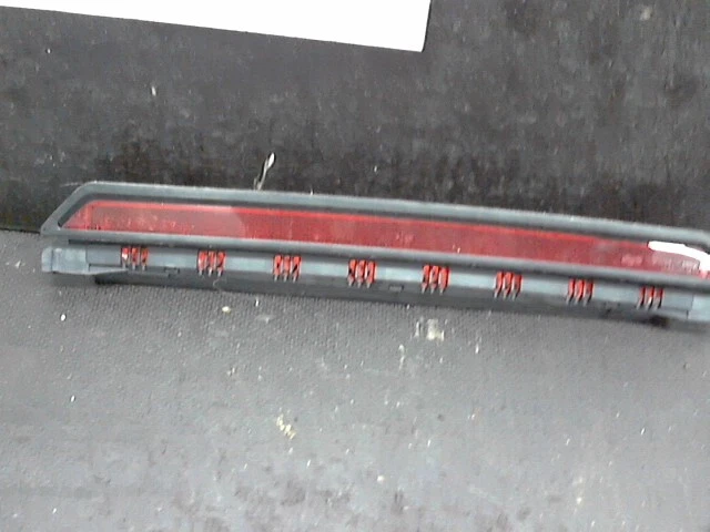 Cassa Aggiuntiva Per Luci Di Frenata VW Passat Variant 1.8 5V 3 B Station Wagon - Immagine 1 di 1