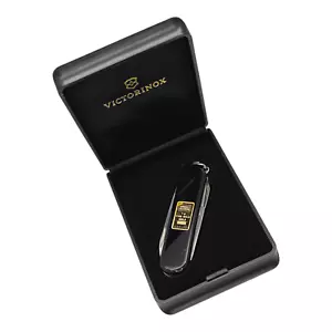 VICTORINOX - SWISS ARMY - GENUINE - KNIFE - SWISS CLASSIC WITH GOLD INGOT - 1 GR - Picture 1 of 4