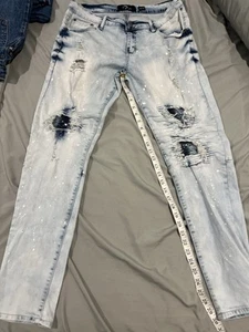 RPM Men’s Blue Jeans 34/32 Measuring To A 30 See Photos Distressed With Paint - Picture 1 of 13