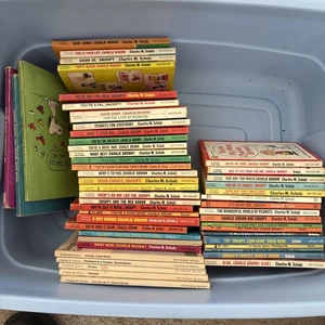 You Choose (6) Peanuts Charlie Brown Snoopy Vintage 70s  Books Charles M Schulz - Imagen 1 de 5