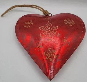 Vibrante Corazón Rojo Metal Colgante Lata Envejecida 12" Decoración Día de San Valentín Grande - Imagen 1 de 15