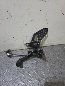 Conjunto de palanca de cambios trasera izquierda Suzuki GSXR 600 750 2004-2005 OEM  - Imagen 1 de 15