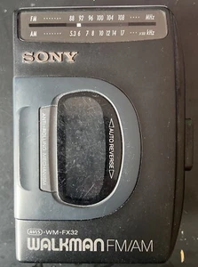 Sony Walkman AVLS WM-FX32 Lettore Radio Cassette FM/AM - Testato Funzionante! LEGGI - Foto 1 di 5