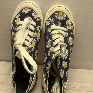 NEU Rocket Dog Daisy Damen-Schnürtennisschuh Größe 8,5 - Bild 1 von 6