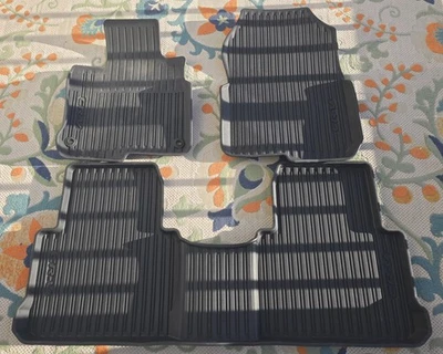 Alfombrillas forro negras personalizadas OEM 2017 2018 2019 2020 Honda CR-V para todo tipo de clima Foto 1 de 2