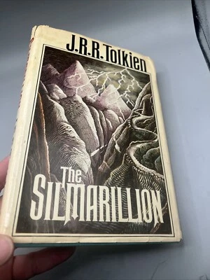 “The Silmarillion” by J.R.R. Tolkien (1977) 1st American Edition HC/DJ Maps - Imagem 1 de 4
