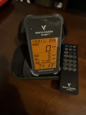 Monitor de lanzamiento portátil Swing Caddie SC 200 Plus+ con control remoto y estuche de transporte Foto 1 de 4