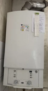 Junkers Cerastar ZSN 18-7 KE 21 Gas-Heiz-Therme 18kW Heizung Bj 2016 Außenwand - Bild 1 von 4