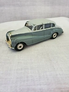 Vintage Dinky Toys Rolls Royce Silver Wraith Car Diecast # 150  - Picture 1 of 5
