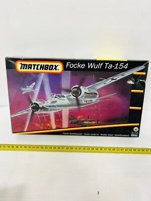 MATCHBOX FOCKE WULF Ta-154 1:72  VINTAGE KIT DI MONTAGGIO NEW!! - Immagine 1 di 3