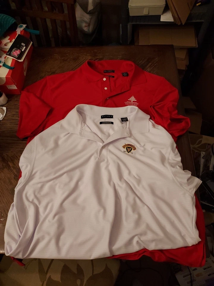 LOTE DE 2 POLOS DE GOLF DIVOTS PARA HOMBRE ROJO/BLANCO XL THE HAMTONS/SEWELLS POINT Foto 1 de 4