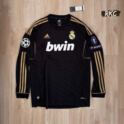 Real Madrid 2011/12 Away Black & Gold Long Sleeve Retro Soccer Jersey Ronaldo #7 - Image 1 of 4